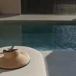 Theros Boutique 4*