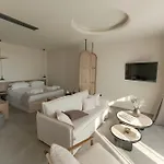 Theros Boutique 4*