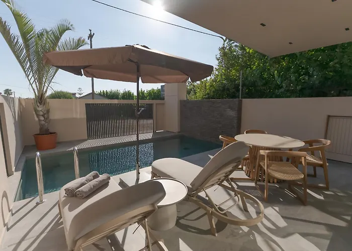 Theros Boutique Aparthotel