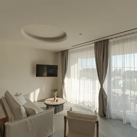 Theros Boutique Lägenhetshotell Kourouta