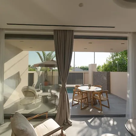 Theros Boutique Aparthotel