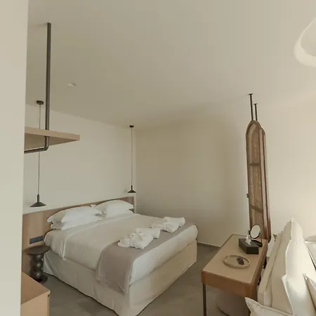 Theros Boutique Kourouta