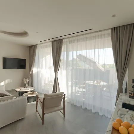 شقة فندقية Theros Boutique كوروتا