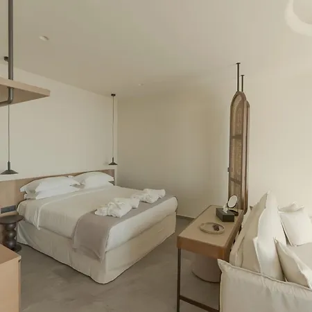 Theros Boutique 4*