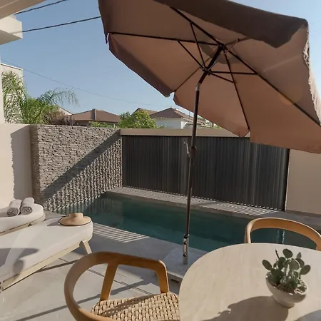 شقة فندقية Theros Boutique كوروتا