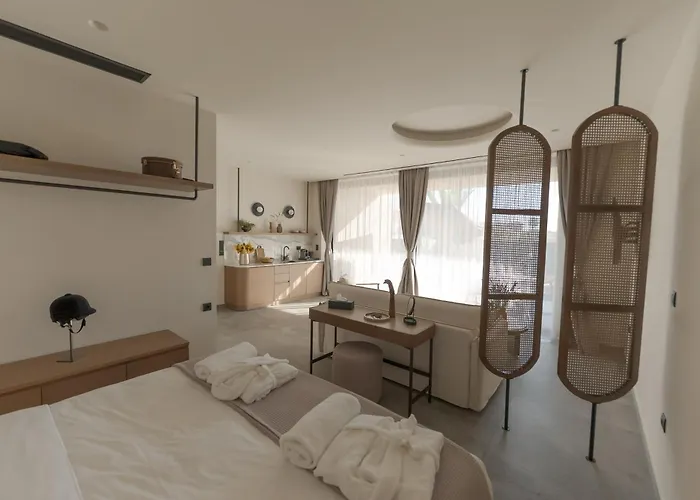 Theros Boutique 4* Kourouta