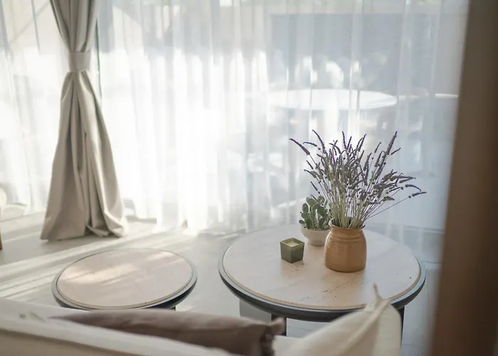 Theros Boutique Lejlighedshotel 4*