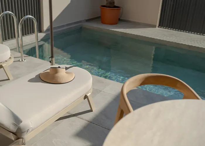 Theros Boutique Κουρούτα