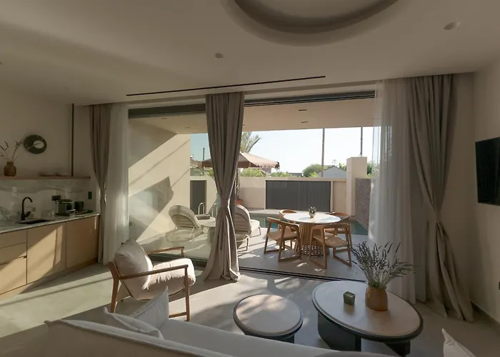 Theros Boutique Lejlighedshotel 4*