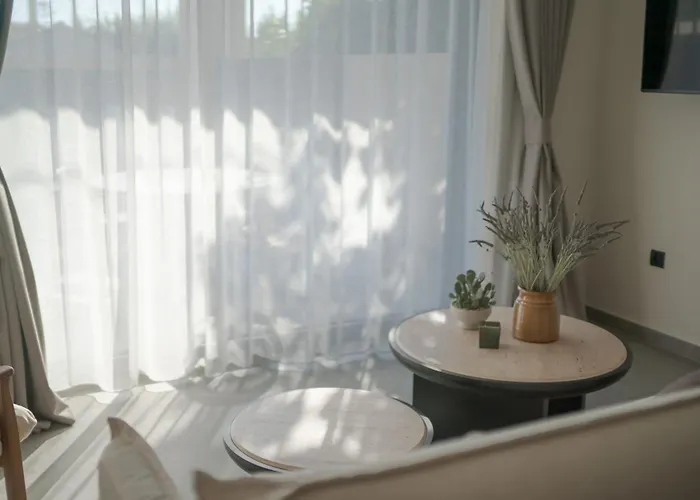 Theros Boutique Lejlighedshotel 4*