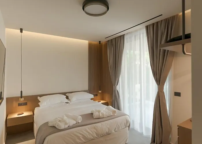 Theros Boutique 4* Kourouta